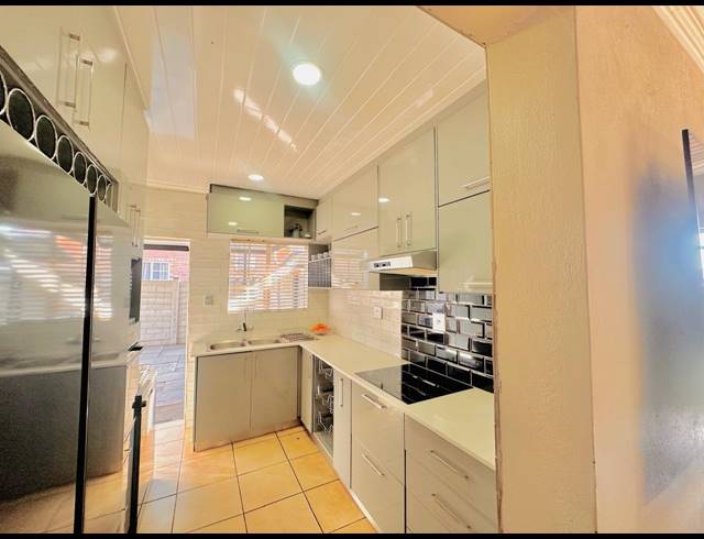 3 BEDROOM HOUSE FOR SALE IN WATERVAL EAST